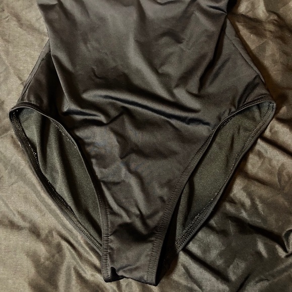 Jag black and white one piece swimsuit - Picture 4 of 10